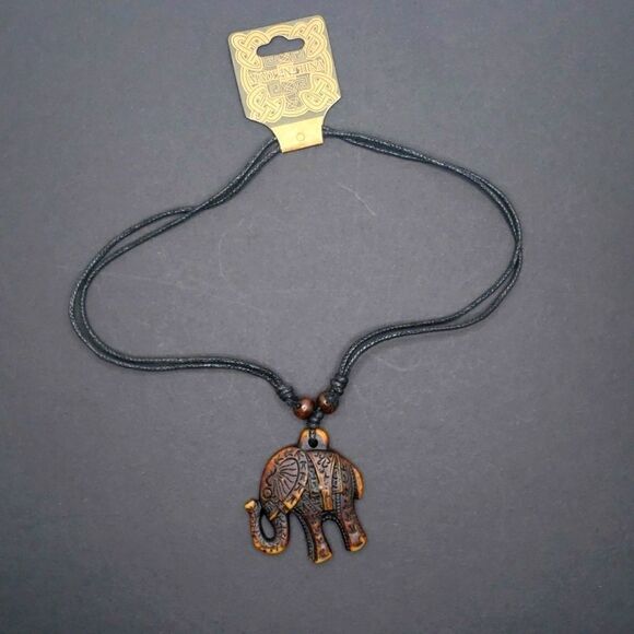 Lucky elephant necklace adjustable rope Necklace unisex - Picture 2 of 2